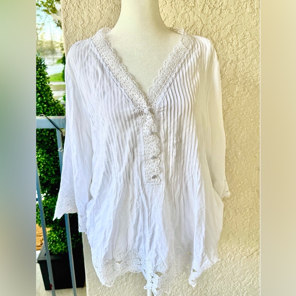 Chelsea and Theodore Women’s White Floral Lace Button Blouse Size 1X